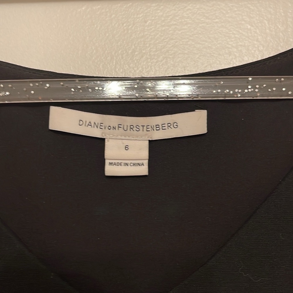 DVF Diane Von Furstenberg black Bevin ruched sheath dress sleeveless v-neck 6 - Picture 3 of 6